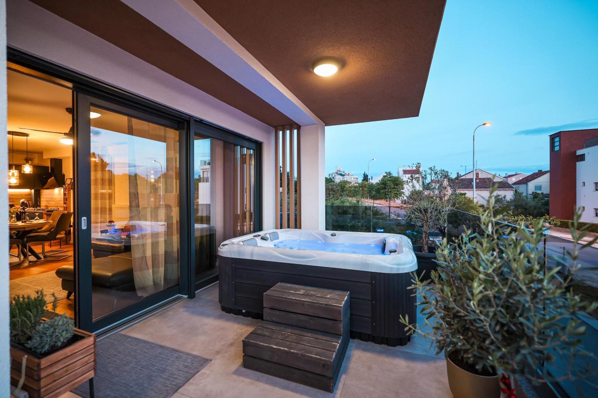 Luma Luxury Apartment With Jacuzzi Zadar Ngoại thất bức ảnh