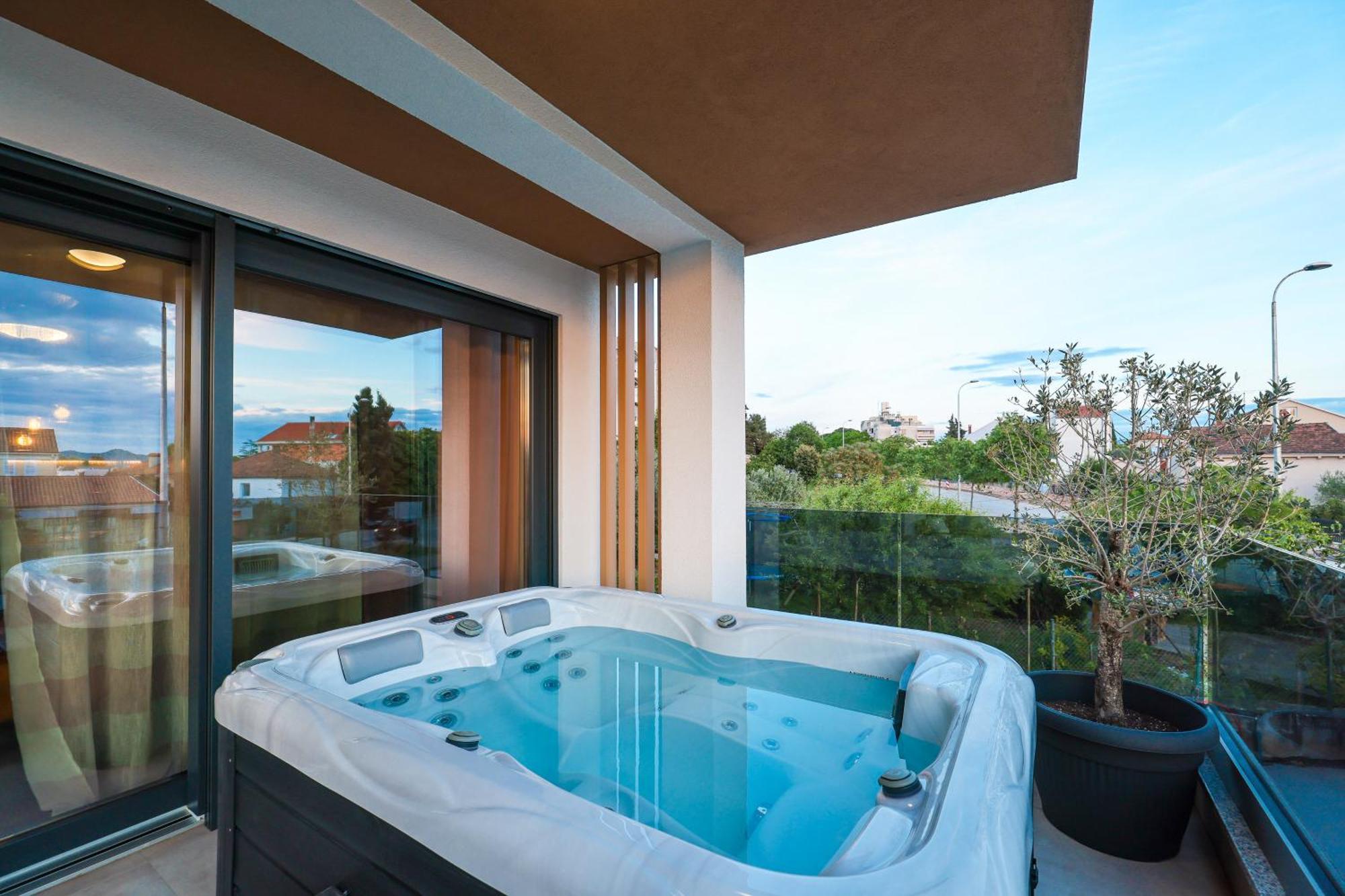 Luma Luxury Apartment With Jacuzzi Zadar Ngoại thất bức ảnh