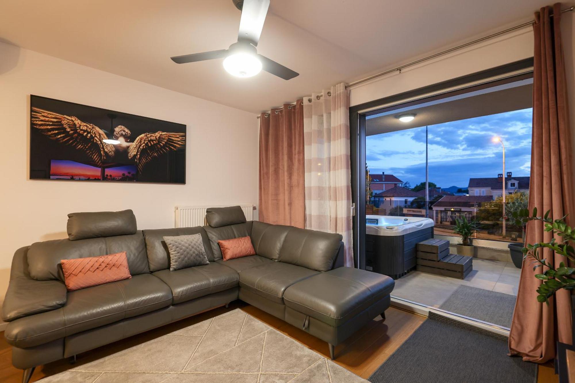 Luma Luxury Apartment With Jacuzzi Zadar Ngoại thất bức ảnh