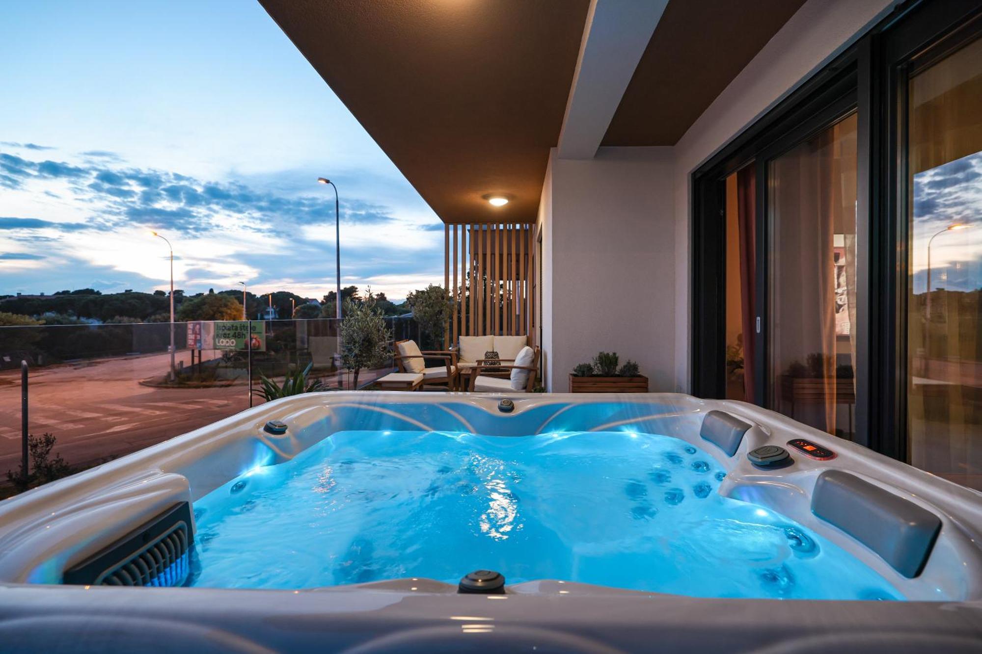 Luma Luxury Apartment With Jacuzzi Zadar Ngoại thất bức ảnh