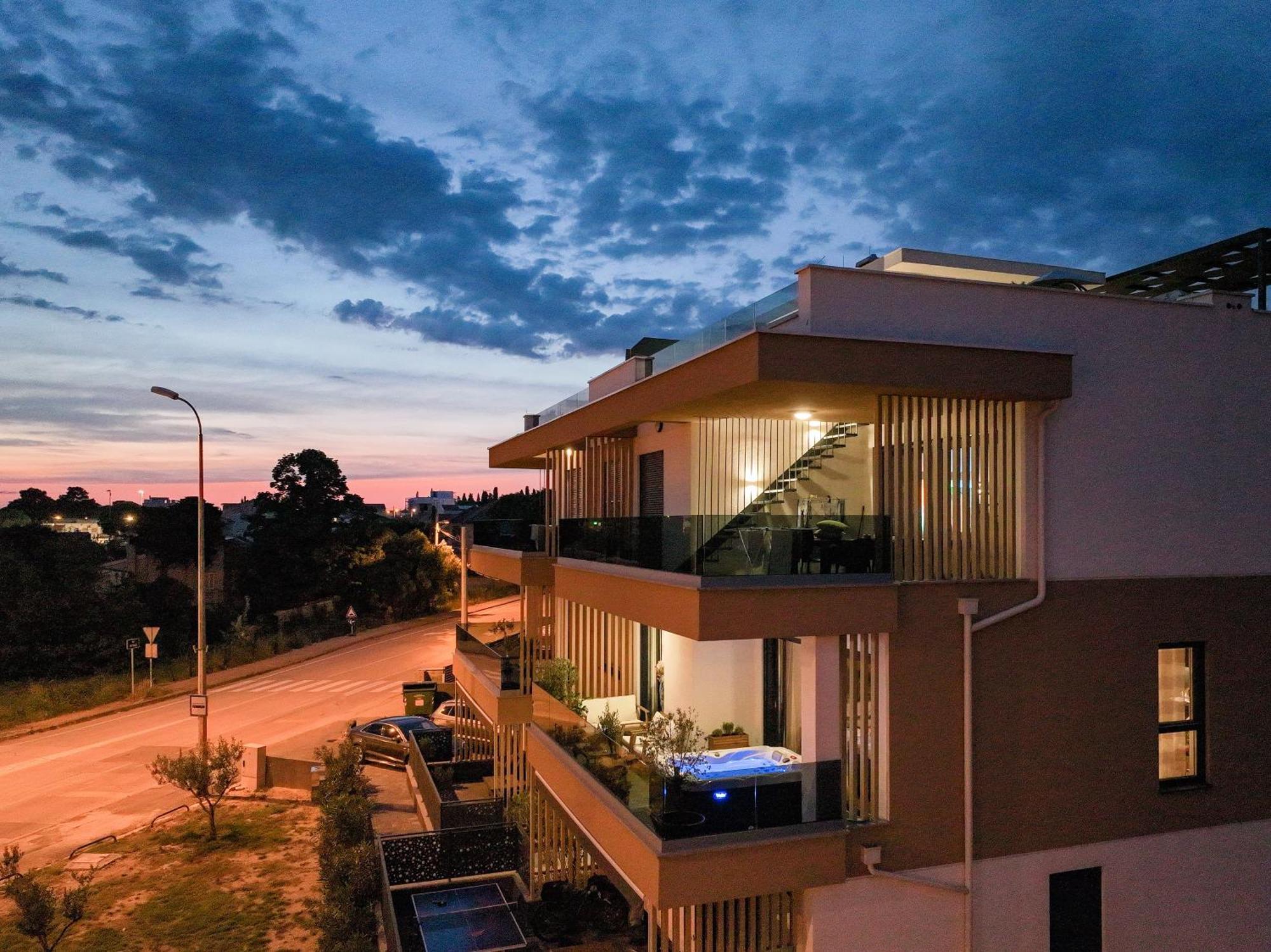 Luma Luxury Apartment With Jacuzzi Zadar Ngoại thất bức ảnh