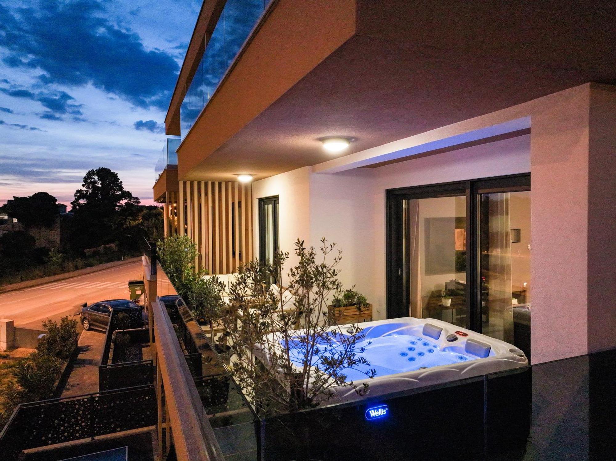 Luma Luxury Apartment With Jacuzzi Zadar Ngoại thất bức ảnh